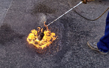 Curr flat roofing repairs